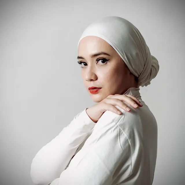 Potret 6 Artis Indonesia saat Pakai Turban, Putri Anne Curi Perhatian