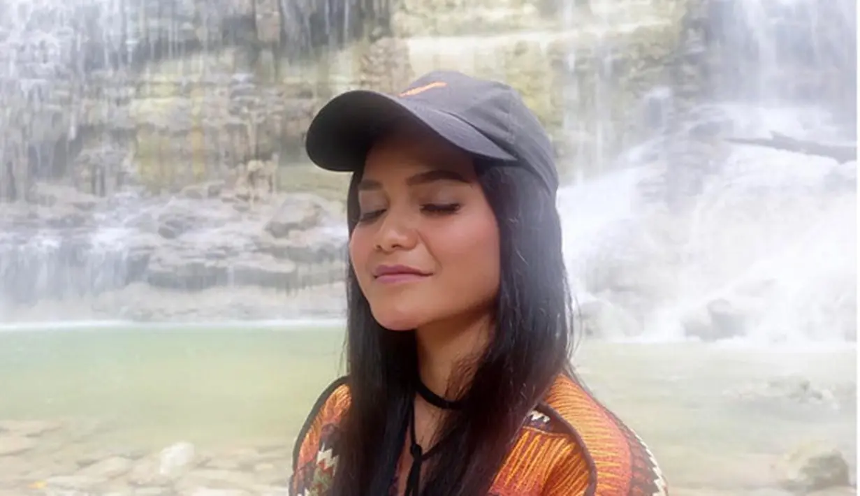 "Dan ktika gw berkesempatan menjadi kk kelas wkt itu bela belain jadi OSIS biar punya kesempatan bersuara, sebisa mungkin gw meyakinkan adik kelas untuk merasa tidak takut bahwa sekolah tempat yg aman untuk belajar." tulis Citra Scholastika. 