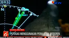 Pencarian korban KM Santika Nusantara juga dipantau lewat udara dengan memakai pesawat CN235.