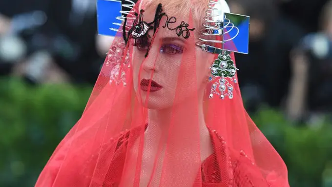 [Bintang] Katy Perry Bocorkan Album Baru di Met Gala 2017?