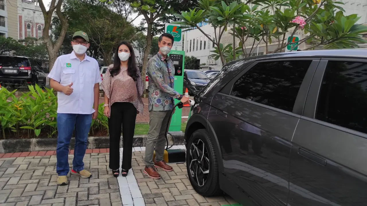 Paramont Land dan EVCuzz Bangun SPKLU di Gading Serpong (Arief A/Liputan6.com)