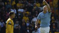 Erling Haaland. Striker anyar Manchester City asal Norwegia berusia 22 tahun ini menjadi pemain dengan nilai pasar tertinggi saat ini di Liga Inggris musim 2022/2023 dengan nilai mencapai 150 juta euro atau setara Rp2,2 triliun. Musim 2022/2023 ini ia langsung tampil impresif bersama The Citizens dengan mencetak 11 gol dan 1 assist dari total 7 laga di Liga Inggris. (AP/Rui Vieira)