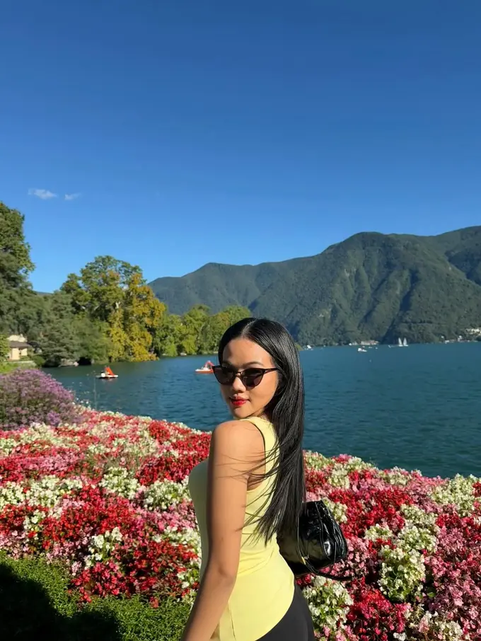 Gaya Fresh Yura Yunita Saat Liburan di Switzerland,  Paduan Warna Cerah yang Bikin Makin Bersinar