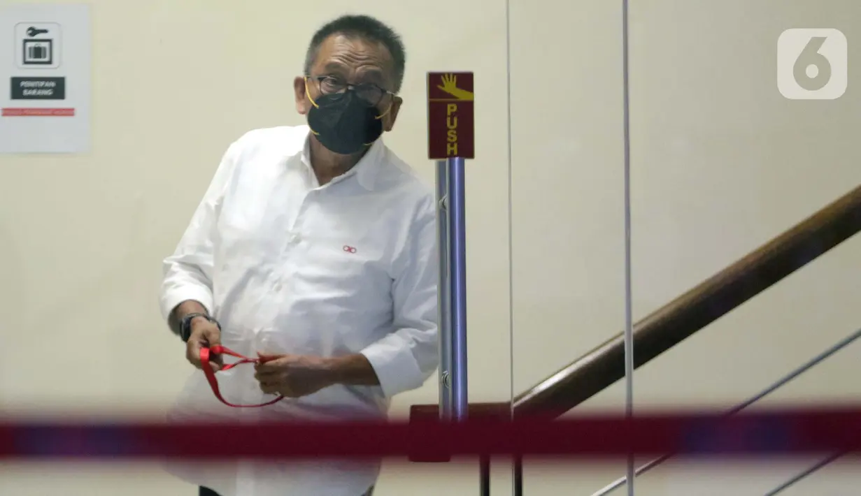 Wakil Ketua DPRD DKI Jakarta, M Taufik usai menjalani pemeriksaan sebagai saksi di Gedung KPK Jakarta, Selasa (10/8/2021). M Taufik diperiksa sebagai saksi kasus dugaan tindak pidana korupsi pengadaan tanah di Munjul, Pondok Ranggan, Jakarta Timur tahun 2019. (Liputan6.com/Helmi Fithriansyah)