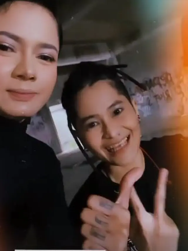 6 Potret Terbaru Mita The Virgin dengan Rambut Gimbal, Bikin Pangling