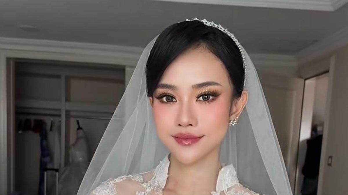 Bak Boneka China, 5 Potret Makeup Look Oriental Jessica Jane di Hari Pernikahan Curi Perhatian