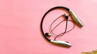 Pilihan Neckband Earphone Berkualitas untuk Musik, Kerja, hingga Olahraga tanpa Bikin Kantong Jebol