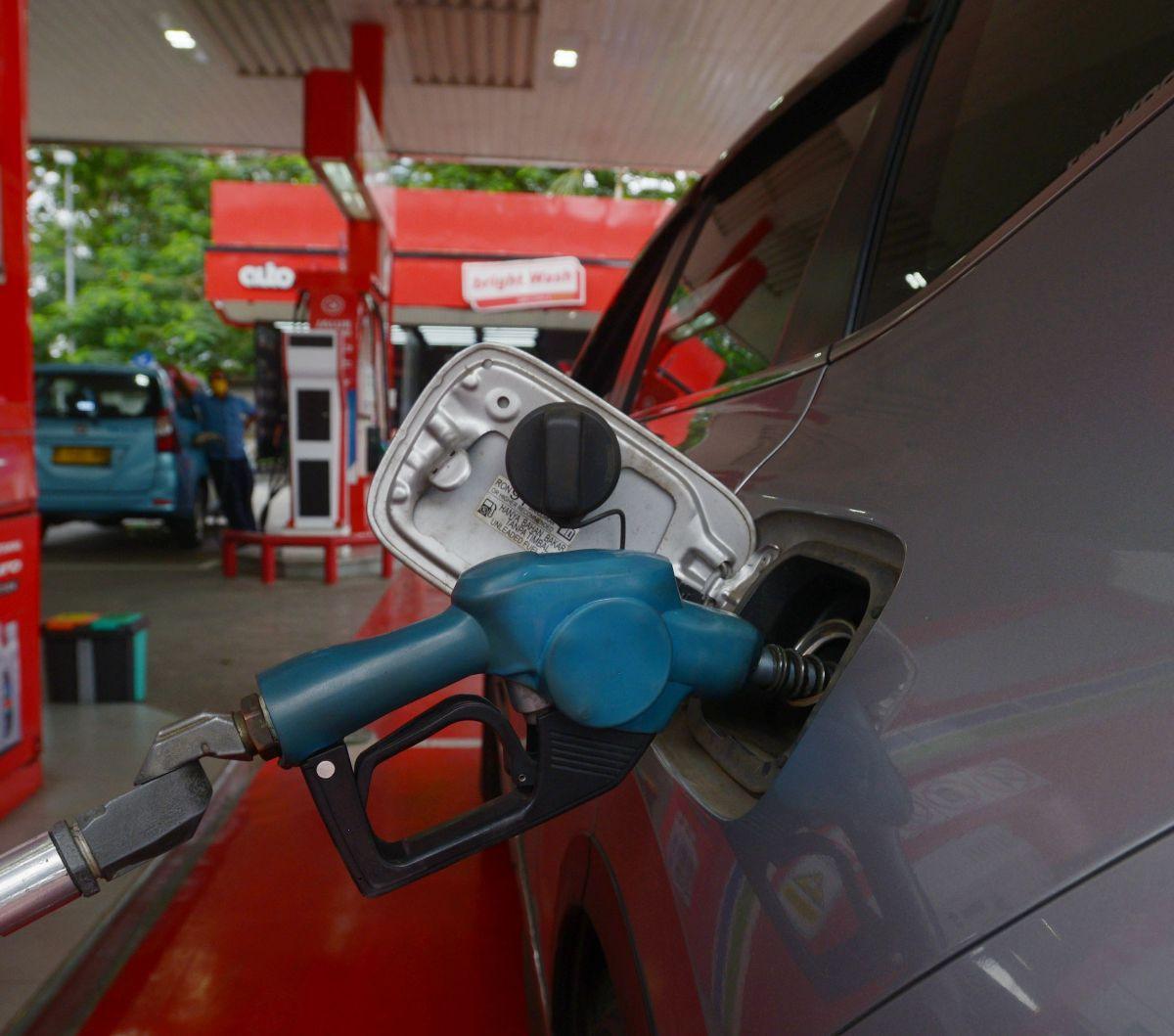 Perlu diketahui, harga Pertamax yang dijual Pertamina sebesar Rp14.000 per liter, sedangkan harga Pertamax yang dijual di Perstahop dibanderol Rp13.850 per liter.&nbsp;