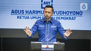 Ketua Umum Partai Demokrat Agus Harimurti Yudhoyono (AHY) saat konferensi pers terkait KLB Partai Demokrat di DPP Pusat Partai Demokrat, Jakarta, Jumat (5/3/2021). AHY memberikan respons atas KLB di Deliserdang yang menetapkan Moeldoko sebagai ketua umum Partai Demokrat. (Liputan6.com/Faizal Fanani)