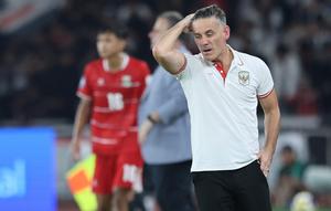 Pelatih Timnas Indonesia, John Herdman, saat mendampingi skuadnya pada pertandingan melawan St. Kitts and Nevis dalam ajang FIFA Series di SUGBK, Jakarta, Jumat (27-3-2026). (Bola.com/Muhammad Iqbal Ichsan)