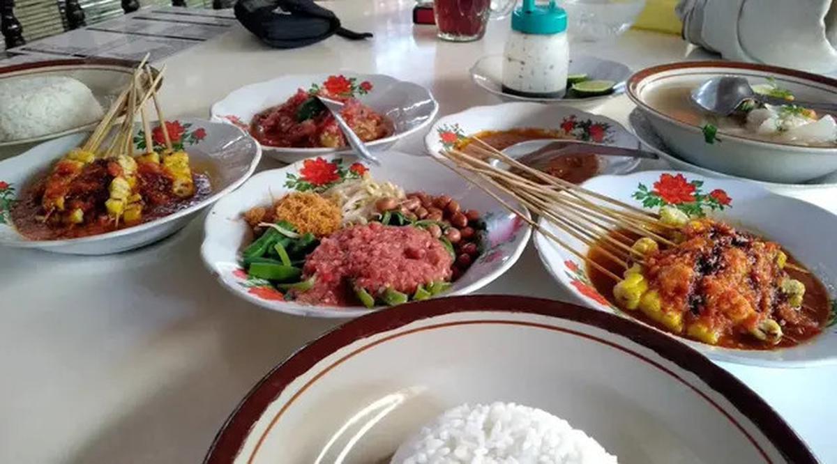 15 Rekomendasi Tempat Makan Enak di Lombok Dekat Bandara Terfavorit 2025