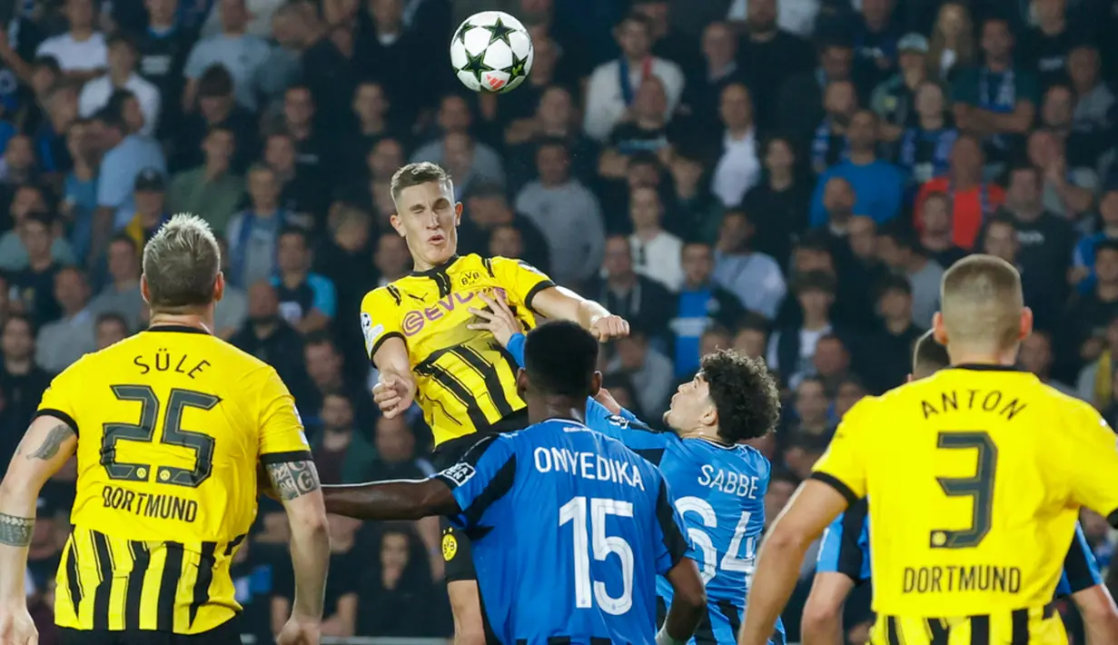 Tiga gol kemenangan Dortmund di markas Club Brugge semuanya tercipta di babak kedua, dua di antaranya lewat aksi Jamie Bynoe-Gittens dan satu gol dari penalti Sehrou Guirassy. (AP Photo/Omar Havana)
