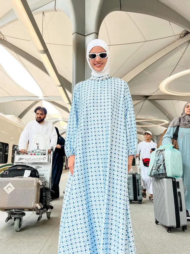 Nia Ramadhani umrah bareng keluarga (Instagram/ramadhaniabakrie)