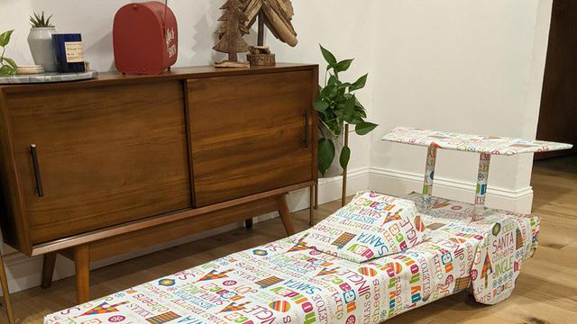 Anti-Mainstream, 6 Cara Bungkus Kado Ini Unik Banget