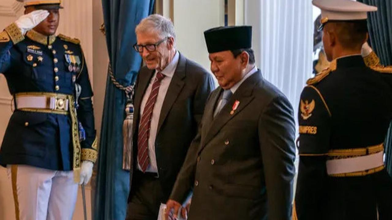 Canda Prabowo: Bill Gates Mungkin Lebih Pancasila dari Kita