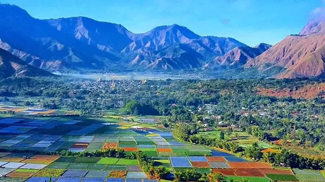 [Bintang] 15 Tempat yang Tepat untuk Jatuh Cinta dengan Indonesia