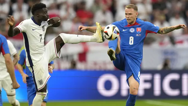 Foto: Momen Tandukan Harry Kane yang Bawa Inggris Comeback atas Slovakia di Babak 16 Besar Euro 2024