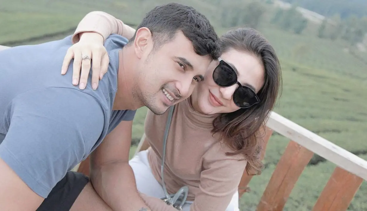 "Kami nikmatin saja, belum tahu kapan aktif syuting lagi," pungkas Ali Syakieb. (Instagram/alisyakieb)