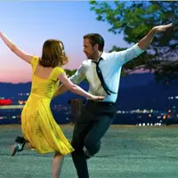 Emma Stone dan Ryan Gosling, La La Land, [Pop Sugar]