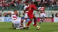 Duel Madura United vs Timnas Indonesia U-22 di Stadion Gelora Bangkalan, Bangkalan, Selasa (12/2/2019). (Bola.com/Aditya Wany)