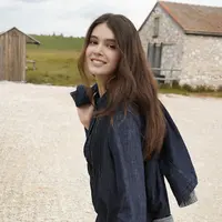 Koleksi INES DE LA FRESSANGE 2023 Fall/Winter: Gaya timeless hargai tradisi. (Foto: Image Dynamics/UNIQLO)