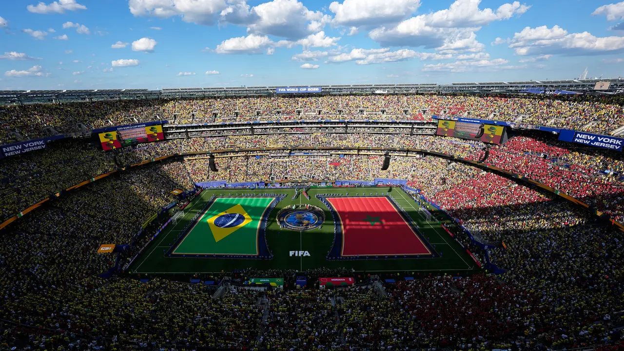 Bendera Brasil dan Maroko menghiasi permukaan lapangan menjelang laga Grup C Piala Dunia 2026