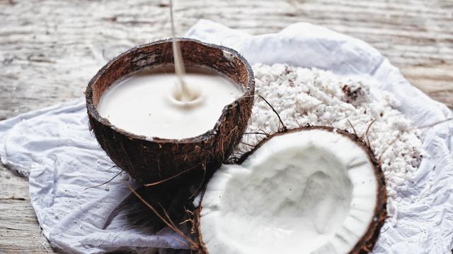 15 Cara  Meluruskan  Rambut  Secara Alami Tanpa Alat Mudah 