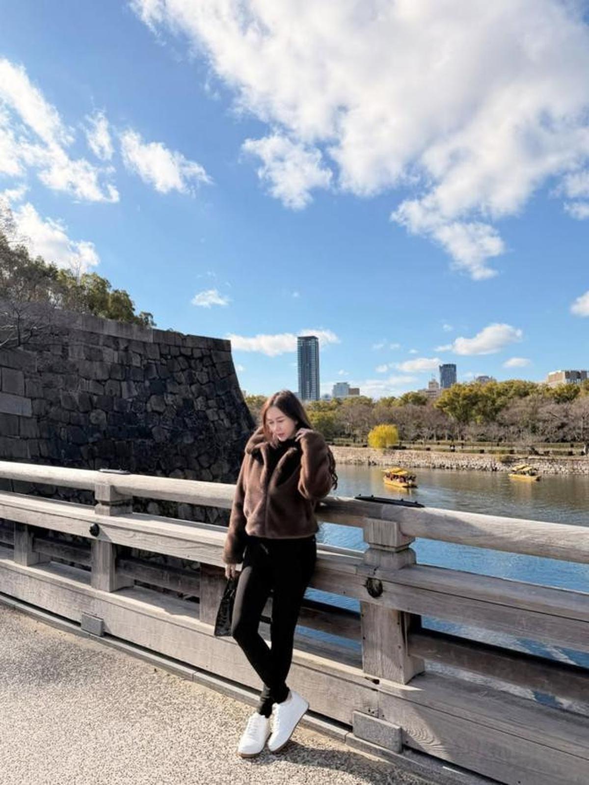 6 Gaya Aura Kasih Liburan ke Luar Negeri, Nikmati Akhir Tahun 2025 di Jepang