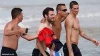 Jelang Lawan Italia, Skuat Spanyol Liburan di Pantai