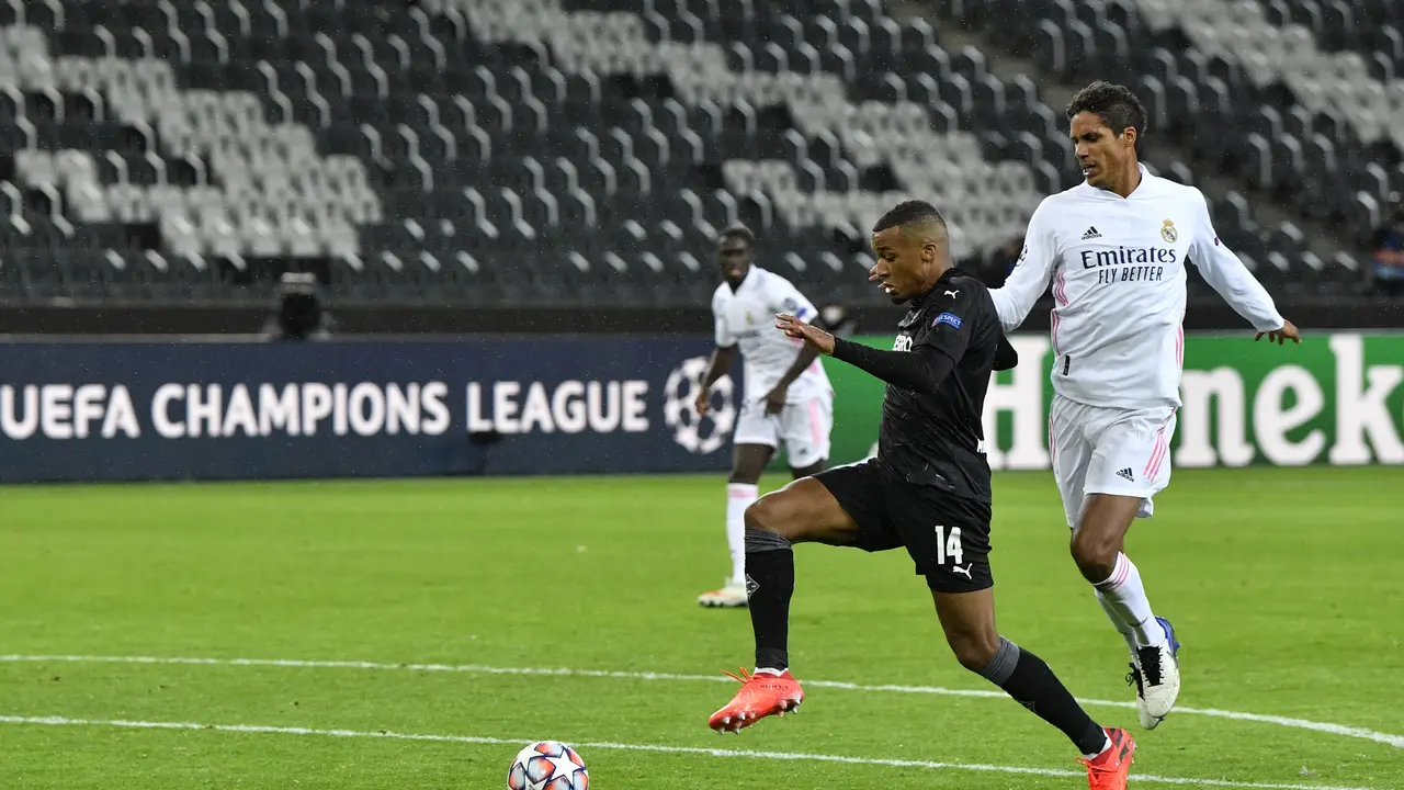 Gol Benzema dan Casemiro Selamatkan Madrid dari Kekalahan Atas Moenchengladbach