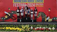 Brandon Toa saat naik podium teratas Kejuaraan Berkuda Indonesian Horse Lovers (IHL) Festival yang berlangsung di Jakarta International Equestrian Park (JIEP), 24-28 Juli. (Dokumentasi Brandon Toa)
