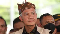 Di Depan Jokowi, Gubernur Jateng Ganjar Pranowo Sentil Pendapatan Guru