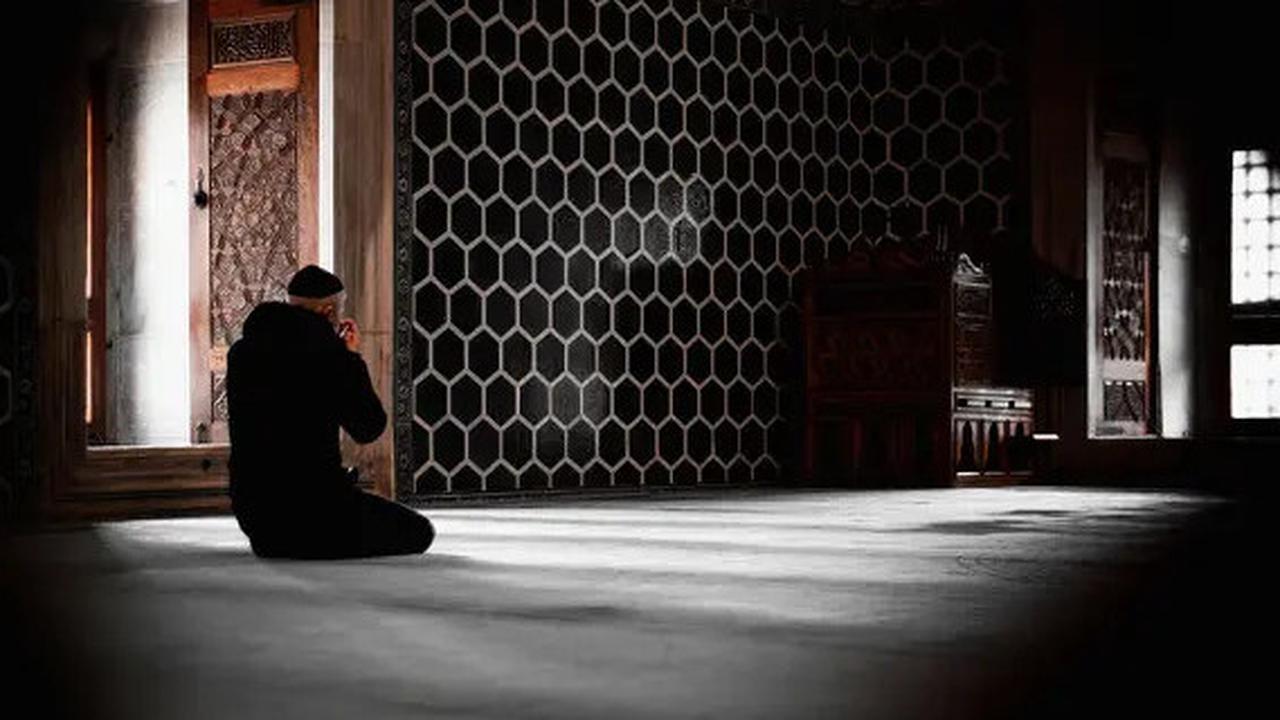 Tersakiti karena Diungkit Lagi? Ini Hukum Mengungkit Dosa Masa Lalu Menurut Islam