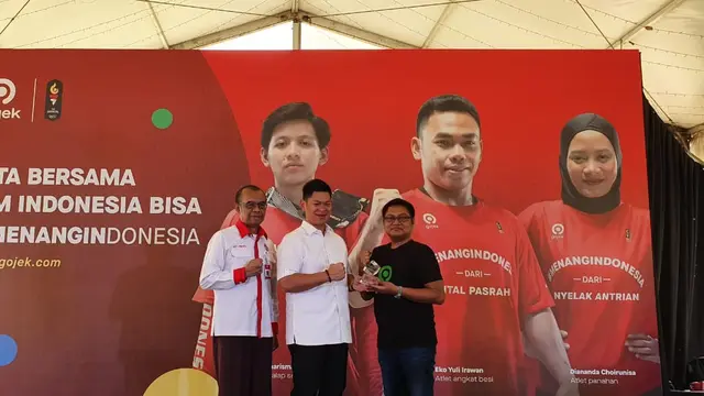 Sesmenpora, Gatot Dewa Broto, Ketua KOI, Raja Sapta Oktohari, dan Group Chief Marketing Officer Gojek, Ainul Yaqin.