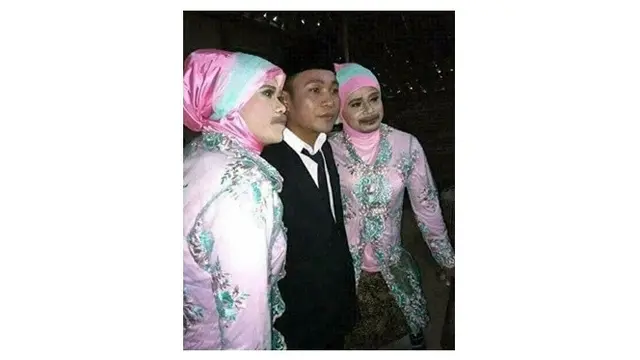 Potret Cowok Saat Didandani ala Cewek Ini Kocak Abis