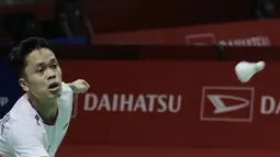 Di partai semifinal, Anthony Sinisuka Ginting akan menghadapi unggulan pertama asal Denmark, Viktor Axelsen yang lolos ke semifinal usai mengalahkan tunggal putra Hong Kong, Ng Ka Long Angus. (Bola.com/Ikhwan Yanuar)