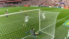 Berita video Real Madrid menang atas Athletic Bilbao 2-1 berkat dua assist dari Cristiano Ronaldo. This video presented by BallBall.