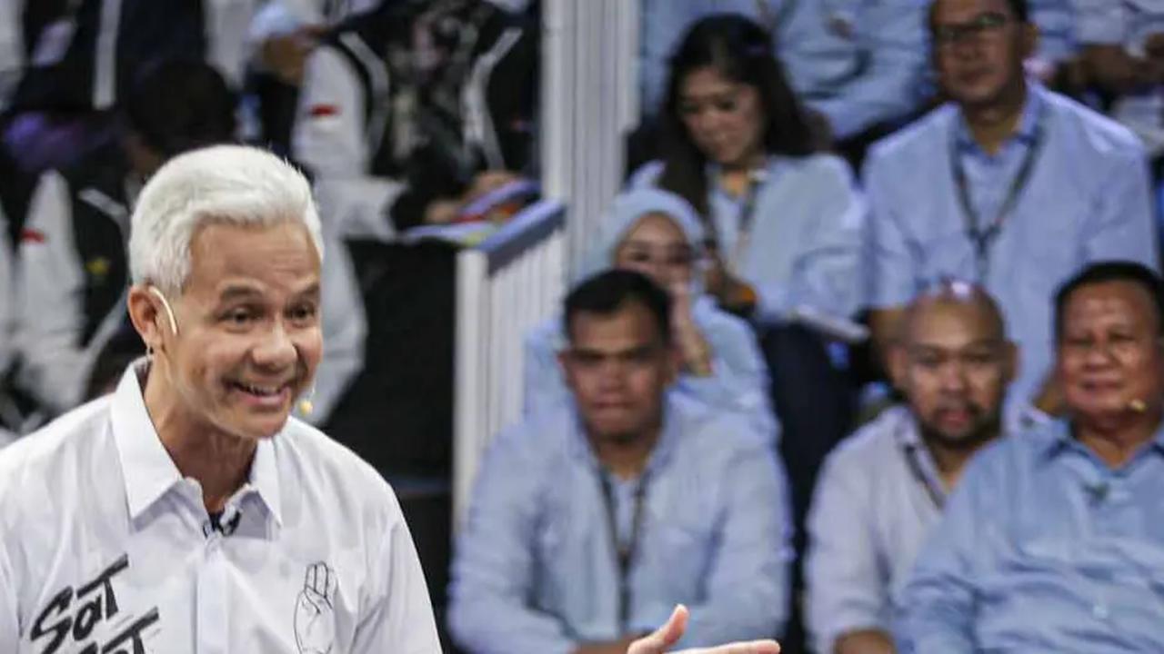 Ganjar Minta Relawan Fokus Rebut Hati Warga Lewat Door to Door: soal Baliho Dicopot Udah Biasa