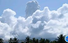 Gunung Ibu Erupsi, Semburkan Abu Vulkanik Setinggi 1.000 Meter