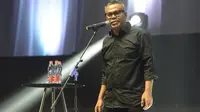 Abdel Achrian Siap Bawa Tawa ke Dunia Lewat Stand-Up Comedy World Tour bertajuk Lima Sama – Lo Atur Aja Deh