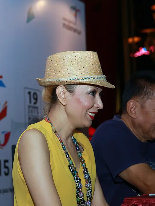 Menurut mantan kekasih Roy ‘Boomerang’ ini setiap panggung memiliki aura yang selalu berbeda dan masing-masing memiliki keunikan tersendiri. (Deki Prayoga/Bintang.com)