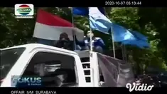 Ratusan buruh dan serikat pekerja di Sidoarjo dan Surabaya melakukan aksi unjuk rasa untuk menolak penetapan Undang-Undang Cipta Kerja. Penetapan UU Cipta Kerja ini dinilai merugikan para buruh.