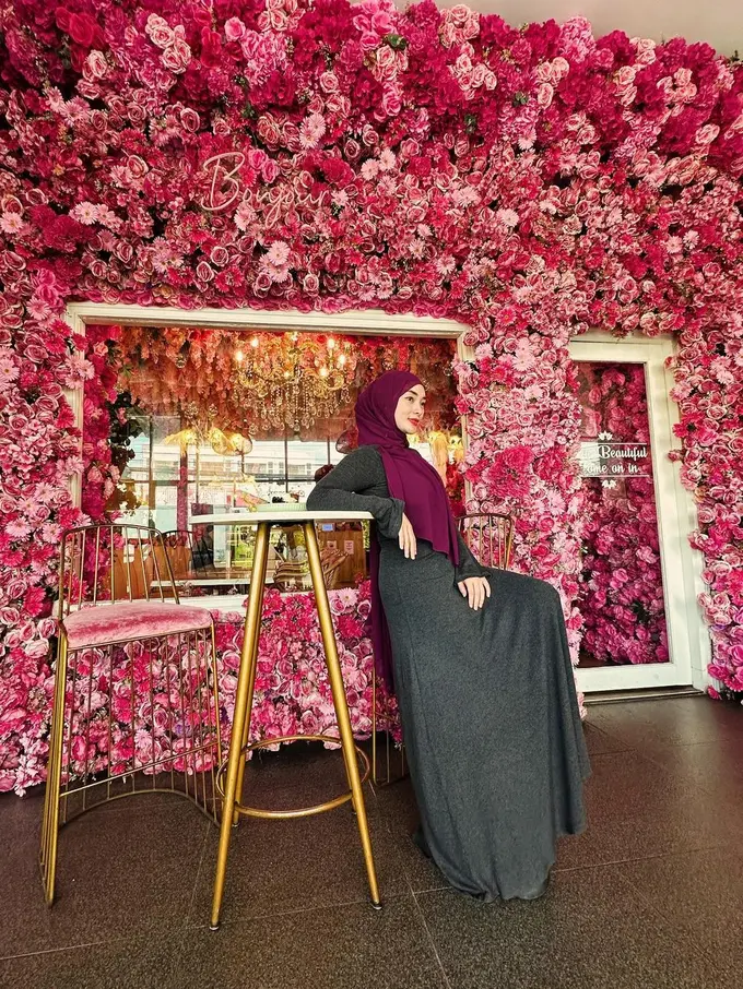 Zaskia Gotik berhijab [Instagram/zaskia_gotix]