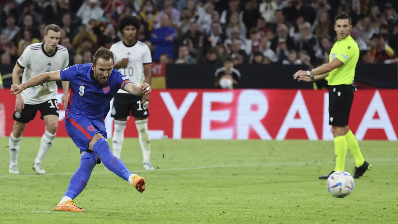 Foto: Inggris Imbangi Jerman Lewat Gol Penalti Harry Kane di EUFA Nations League