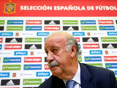 Pelatih Spanyol, Vicente del Bosque bersiap memberikan keterangan pers terkait skuat Spanyol pada Piala Eropa 2016 di Las Rozas, Spanyol, (17/5/2016). Sebanyak 25 pemain yang akan dibawa timnas Spanyol di piala Eropa 2016. (REUTERS / Juan Medina)