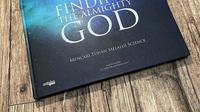 Penulis Alwin Arifin merilis sebuah buku berjudul Finding The Almighty God: Mencari Tuhan Melalui Science (https://www.instagram.com/p/CcO3GVMvmzP/)