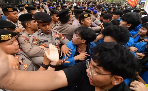 Aksi Mahasiswa di Thamrin Berujung Kericuhan