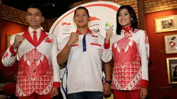 Seragam yang nanti akan digunakan memadukan antara jas dengan batik sehingga membuat pasukan Indonesia tampil beda. (Bola.com/Vitalis Yogi Trisna)