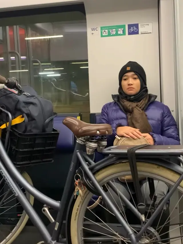 Aisha Keem Latihan Berkuda di Belanda
