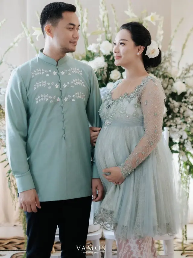 7 Potret Zaskia Gotik Saat Pakai Kebaya, Tampil Anggun dan Memesona